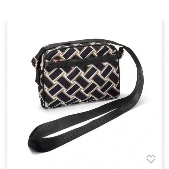 NWT DVF X Target limited edition vintage weave camera bag - Picture 2 of 5